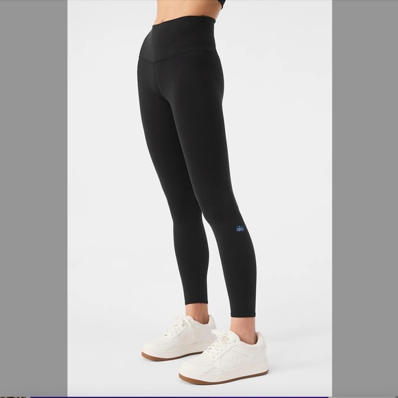 BNWT Alo Yoga 7/8 High Waist Airbrush Legging Black Size Small - RRP $160 - Picture 2 of 5